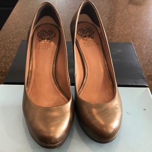 Vince Camuto Metallic taupe platform pumps